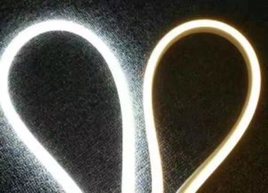 Striscia LED al neon di colore bianco ad alta densità 2835 DC12V / 24V della fabbrica cinese